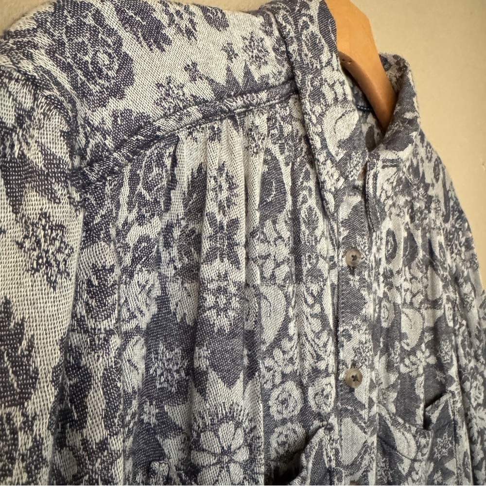 NWT Anthropologie Pilcro Floral Button Down Shirt Wool Viscose Blend Gray Size M - Picture 5 of 10